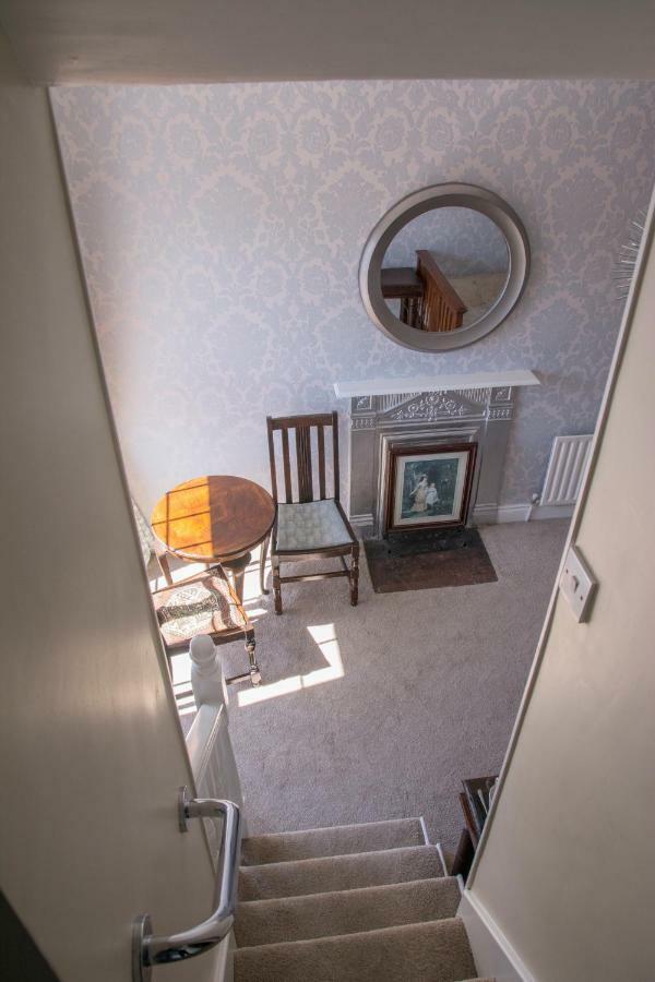 Bed and Breakfast Devon View House Йол Экстерьер фото